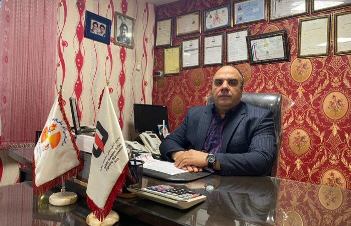 2 فرهاد مومنی